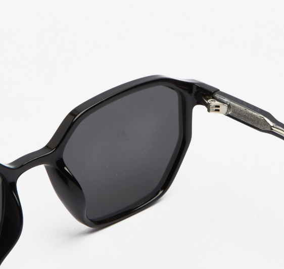 Solis - All Black